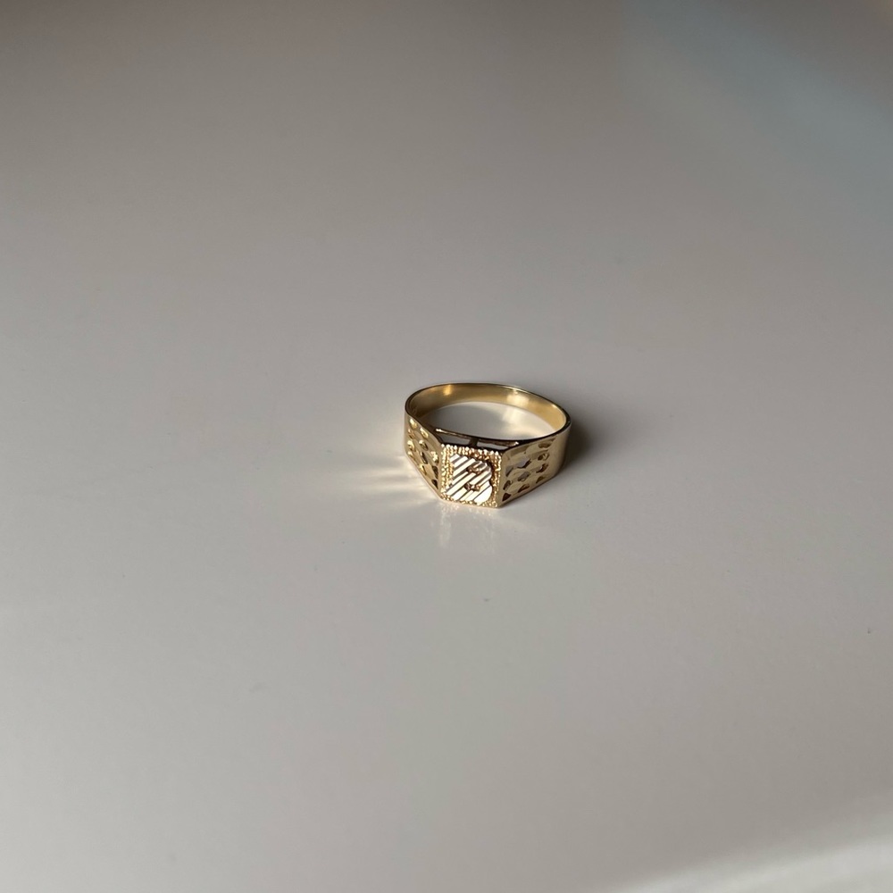 10k Gold B Initial Ring